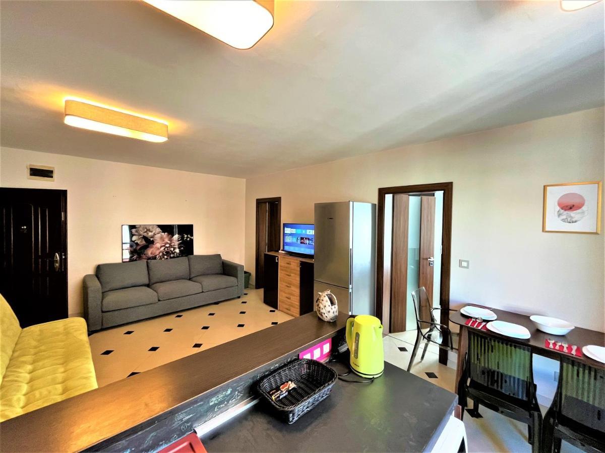 Botabara 312 Self Catering Beach Apartment Pomorie Bagian luar foto
