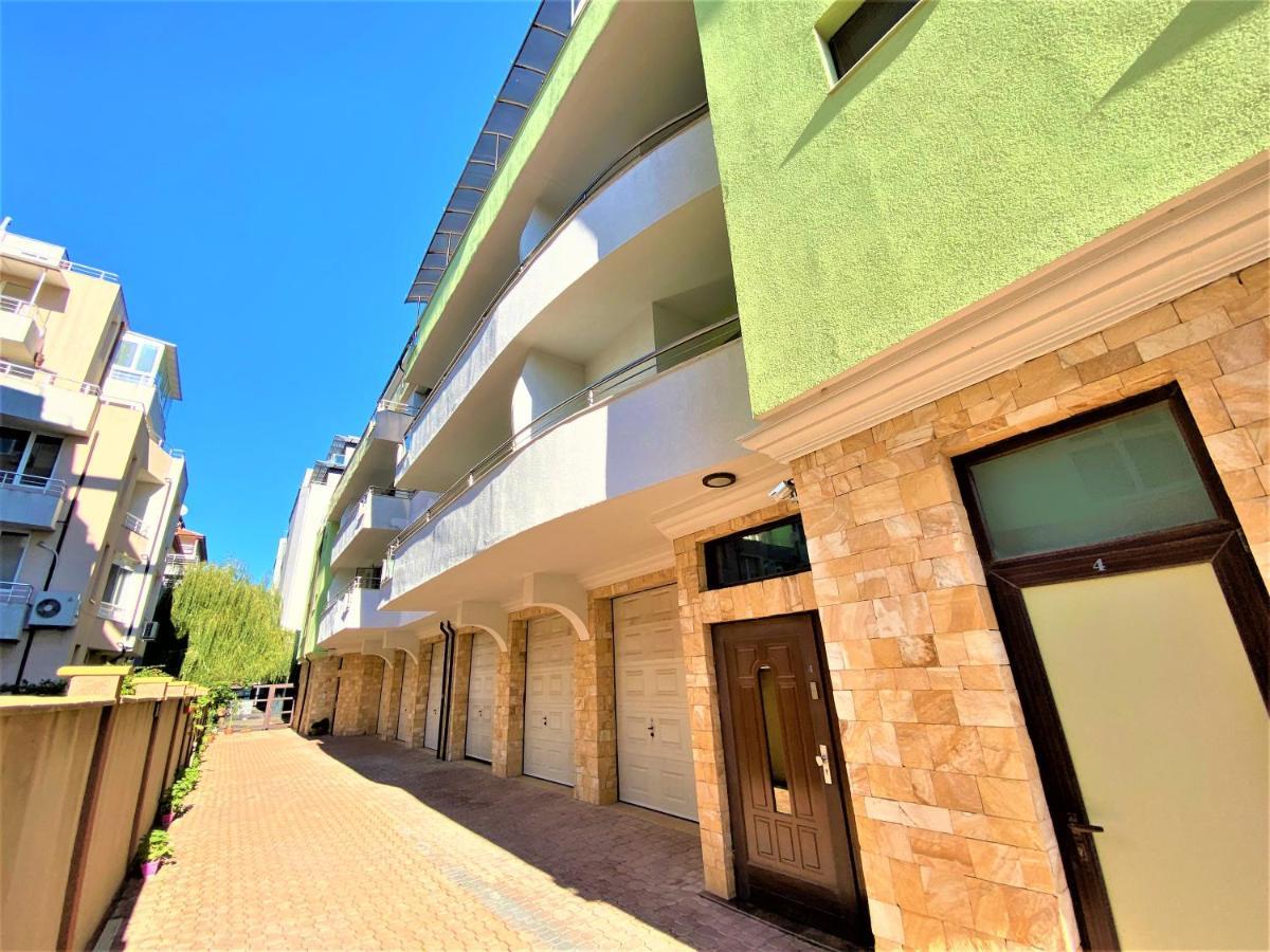 Botabara 312 Self Catering Beach Apartment Pomorie Bagian luar foto