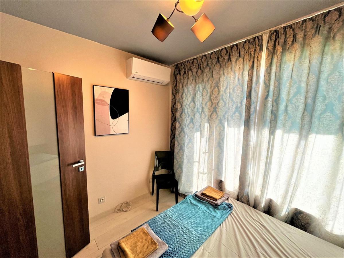 Botabara 312 Self Catering Beach Apartment Pomorie Bagian luar foto