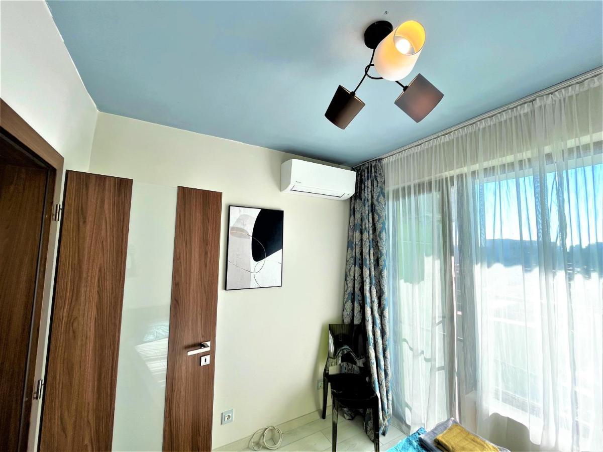 Botabara 312 Self Catering Beach Apartment Pomorie Bagian luar foto