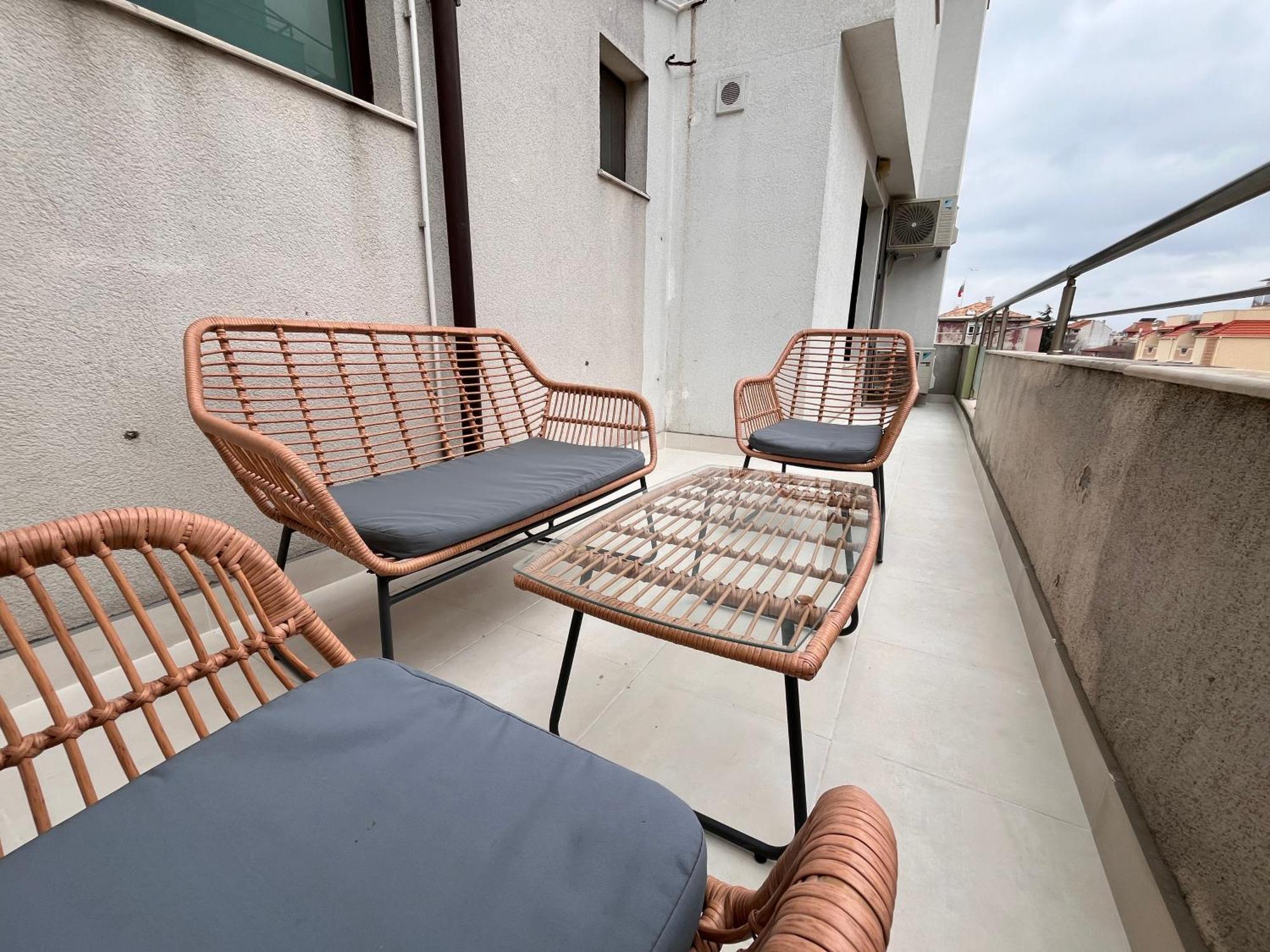 Botabara 312 Self Catering Beach Apartment Pomorie Bagian luar foto