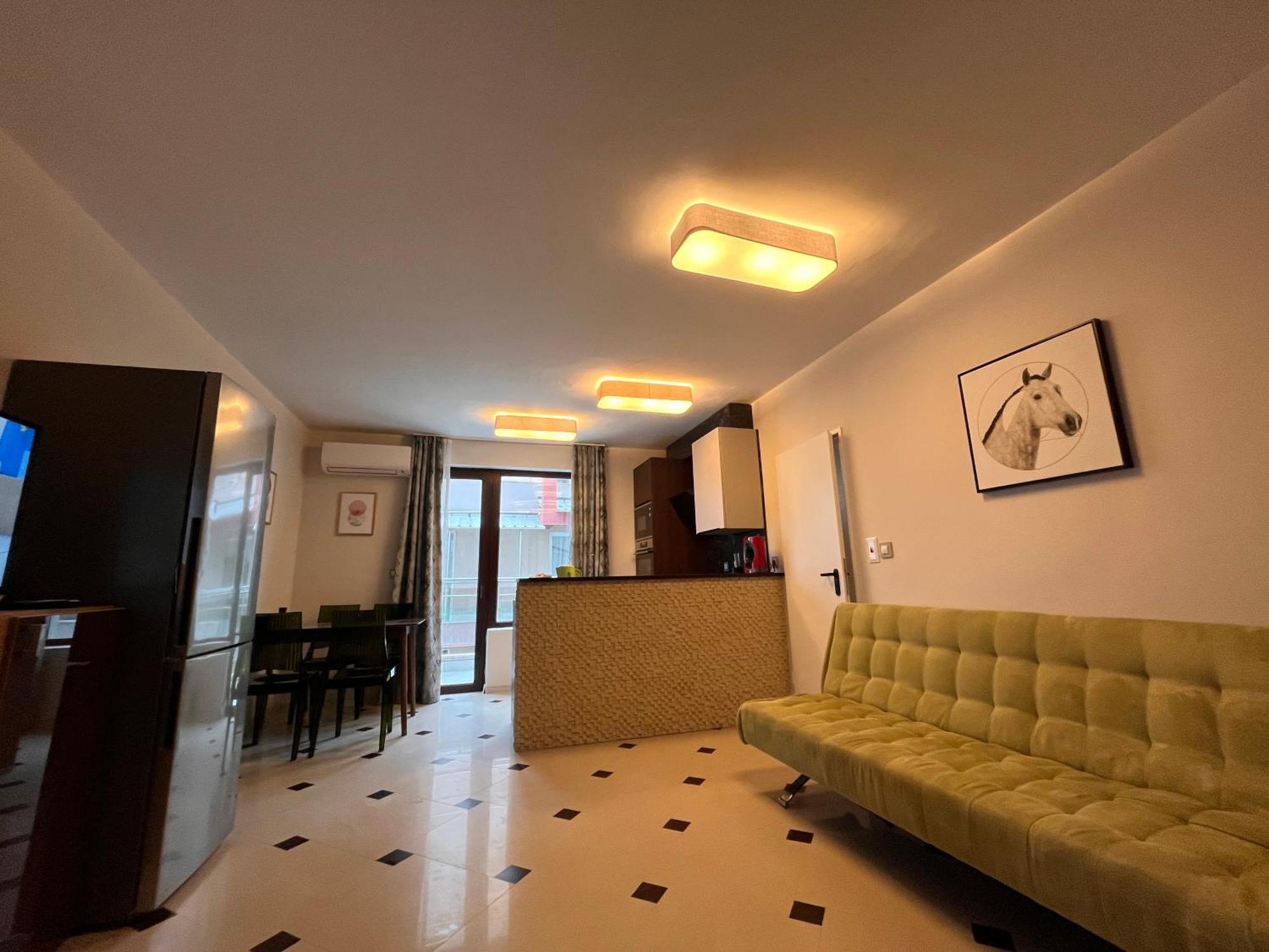 Botabara 312 Self Catering Beach Apartment Pomorie Bagian luar foto