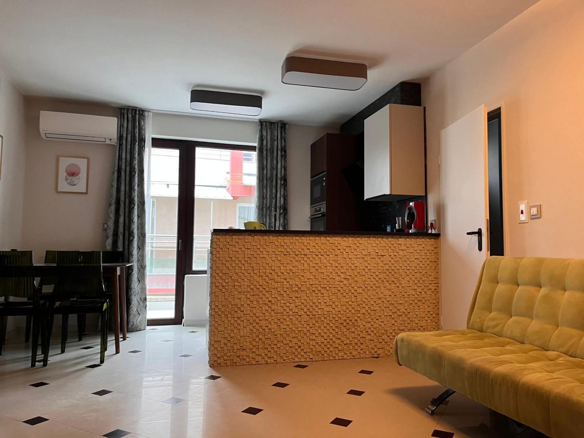 Botabara 312 Self Catering Beach Apartment Pomorie Bagian luar foto