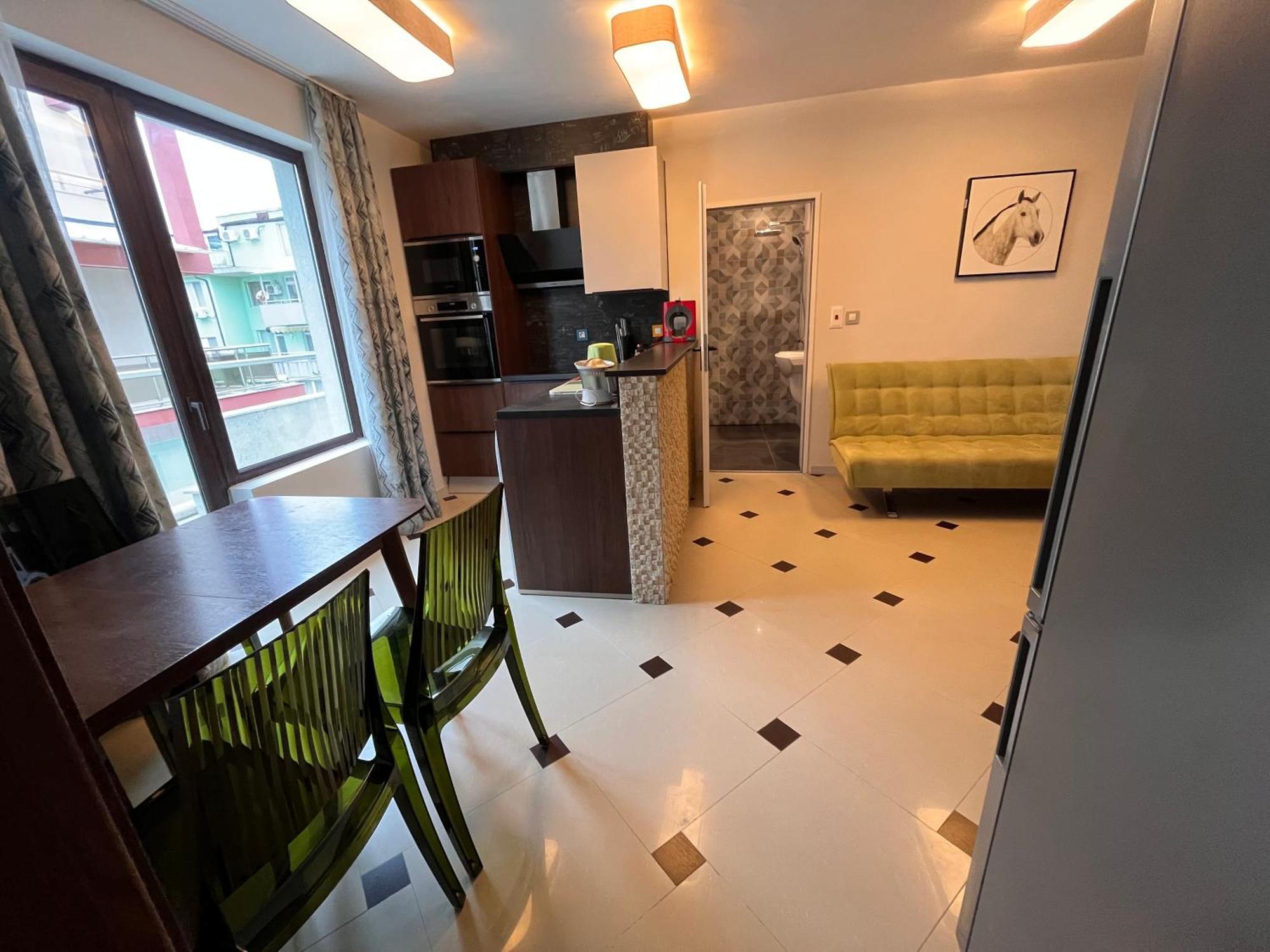 Botabara 312 Self Catering Beach Apartment Pomorie Bagian luar foto